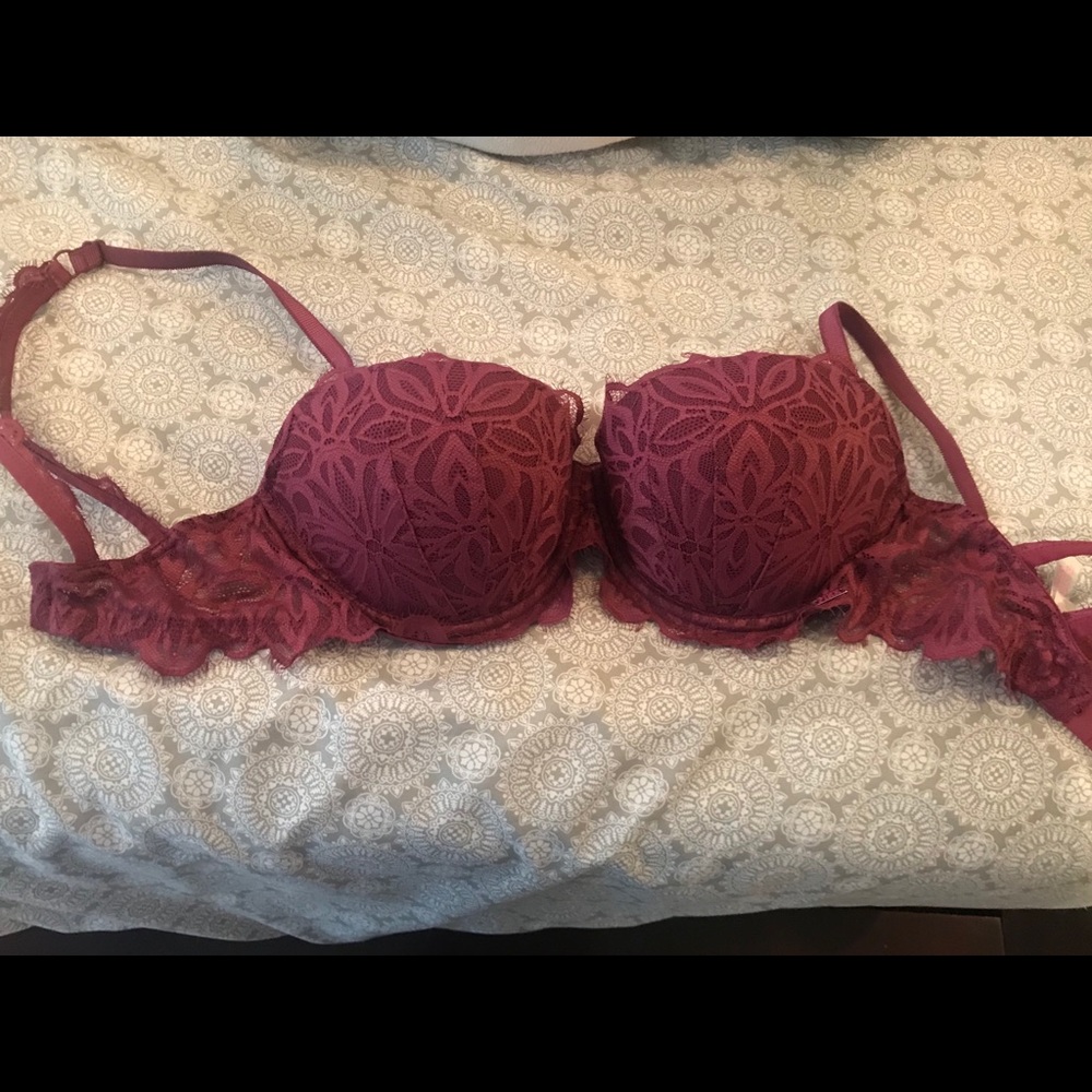32DD beautiful Bra worn 1 time!